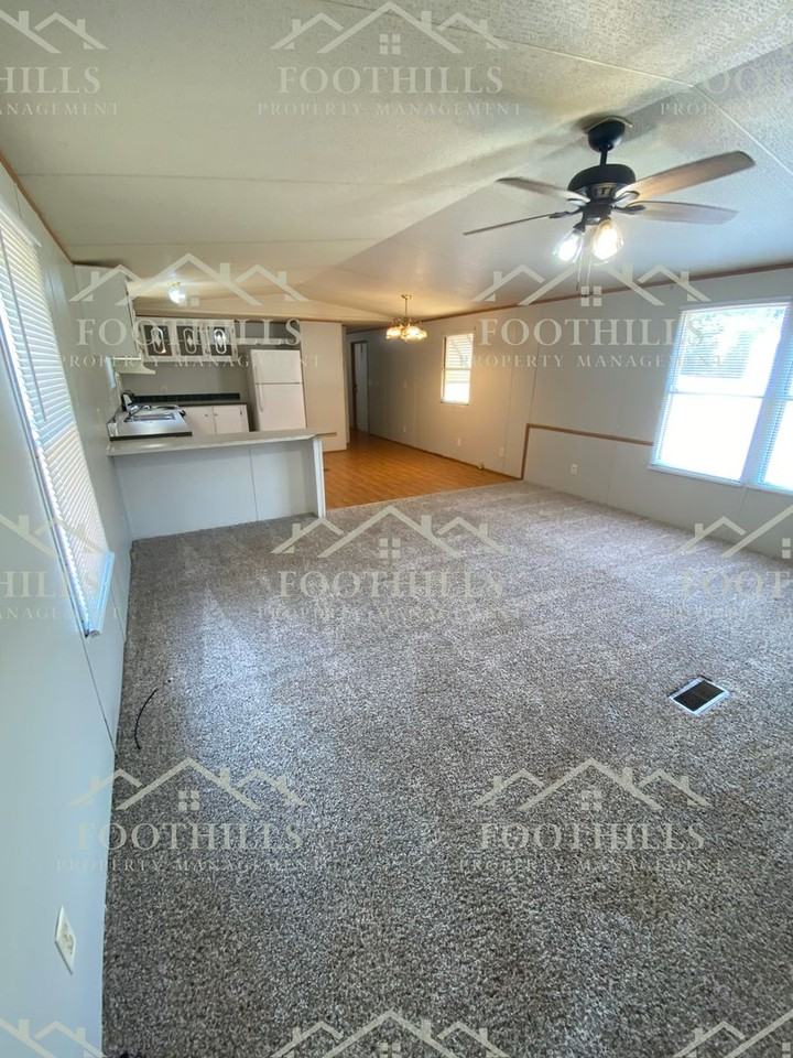 327 Echo Cir - Photo 3 of 14