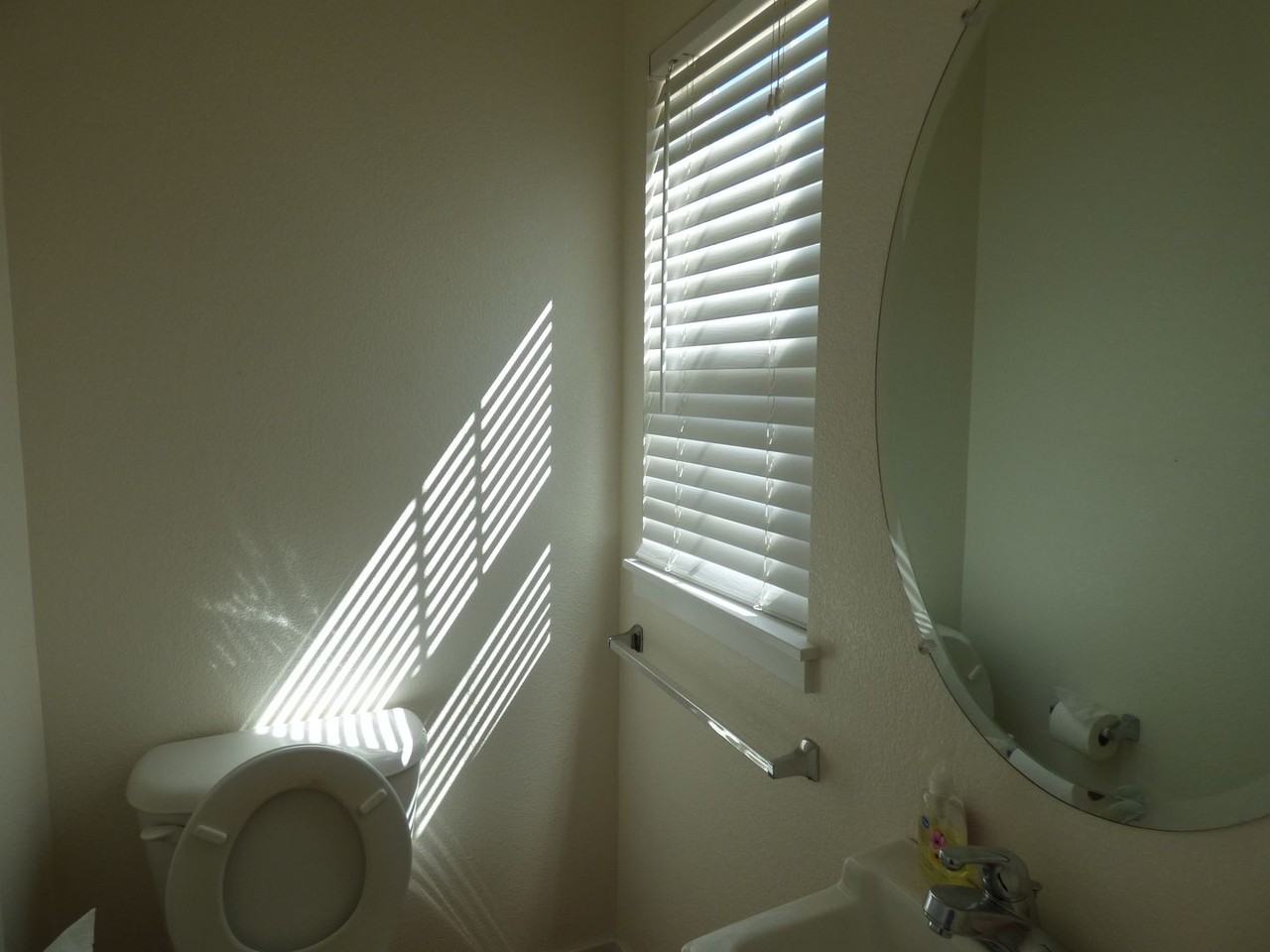 818 S Terry St - Photo 5 of 14