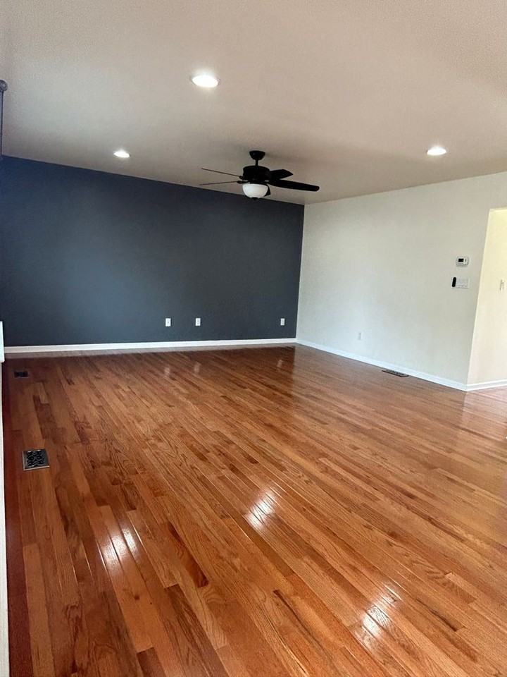 2490 Chestnut Ln - Photo 4 of 21