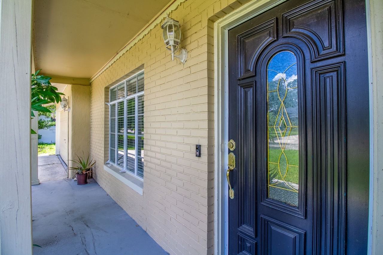 1868 Lake Spier Dr - Photo 3 of 16