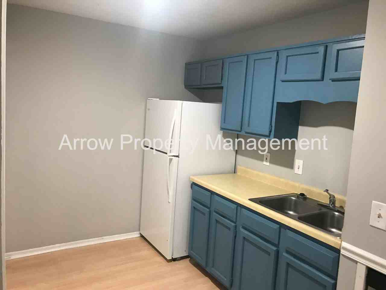 123 Five Oaks Drive - Photo 2 of 16