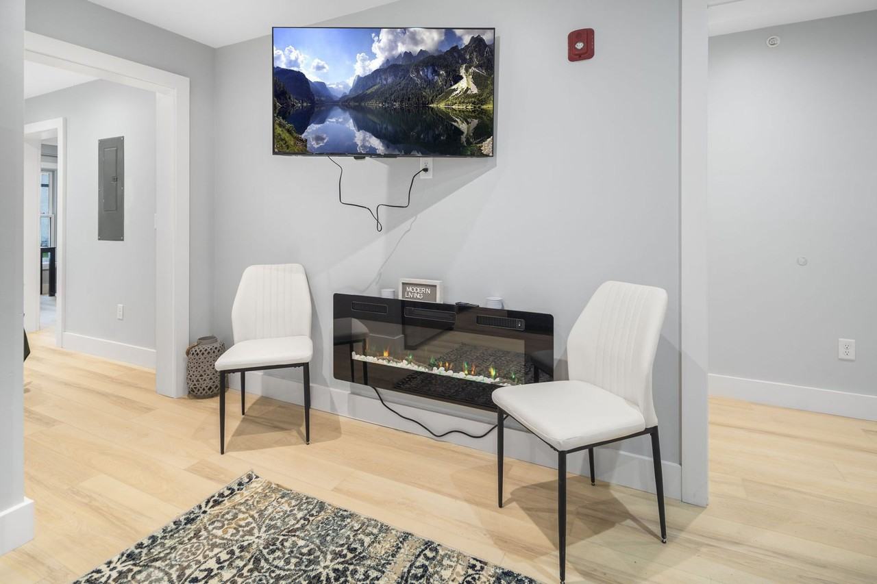 101-103 N Quarry St & 702-704 E State St - The Compound - Photo 6 of 50