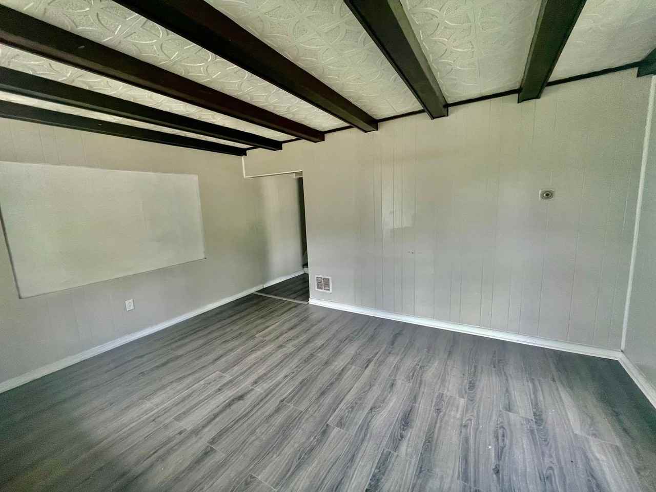 519 Lyndal Steet - Photo 3 of 15