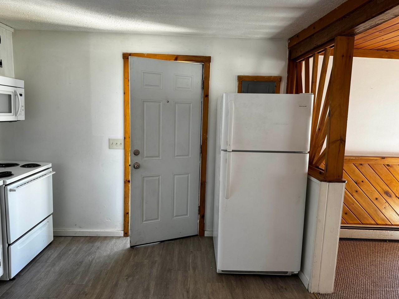 102 Thomas Mcclellan Rd - Photo 3 of 5