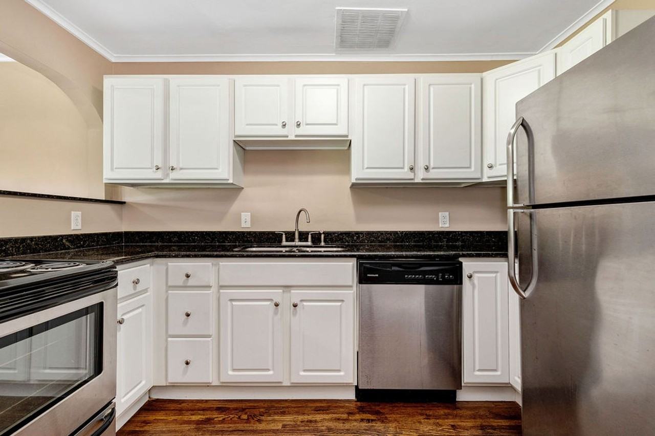 1377 Northwest Blvd #B - Photo 7 of 16