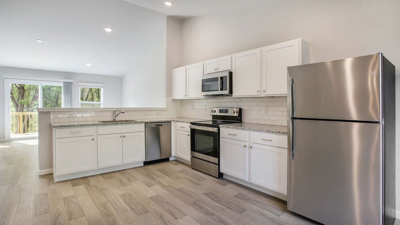 114 Mackenzie St - Photo 3 of 16