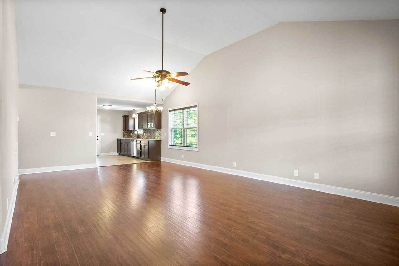 2944 Lancelot Ln - Photo 6 of 30