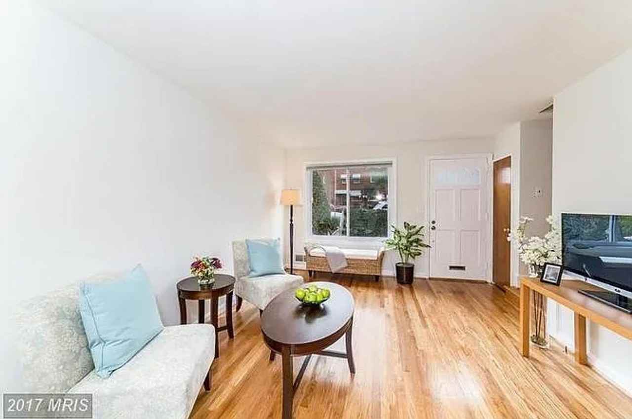 621 S Henry St - Photo 2 of 20