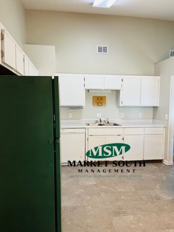 235 Laurelwood Dr - Photo 7 of 25