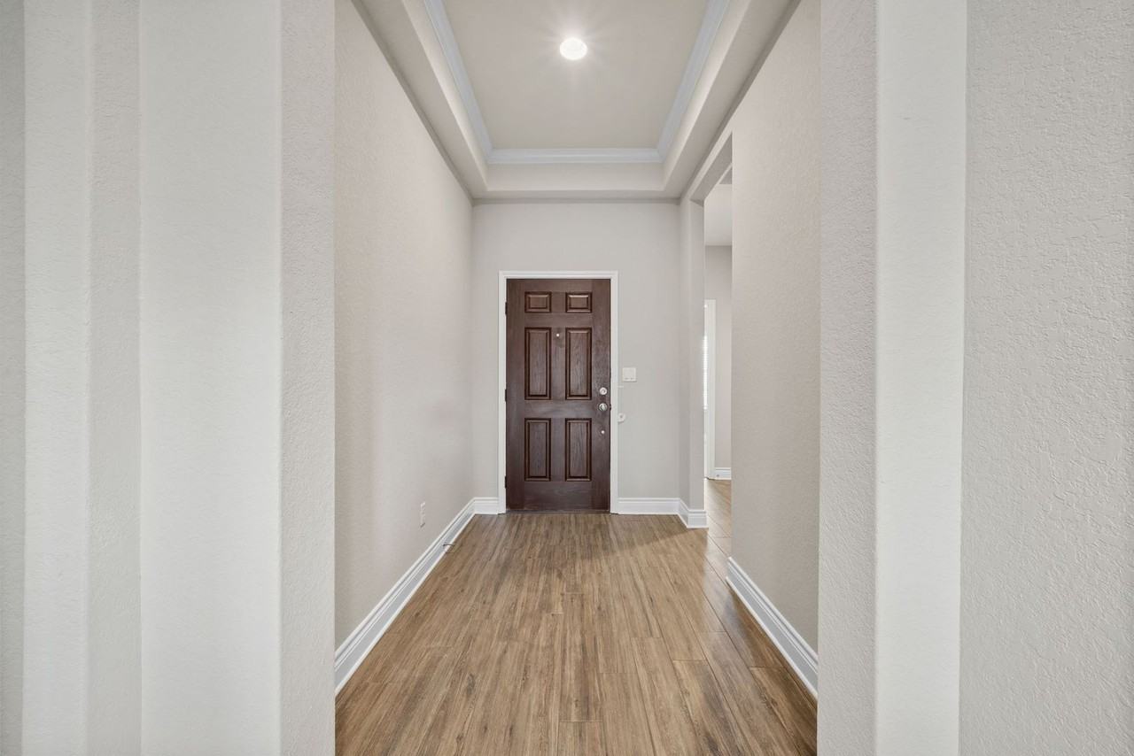 139 Braeburn - Photo 4 of 25