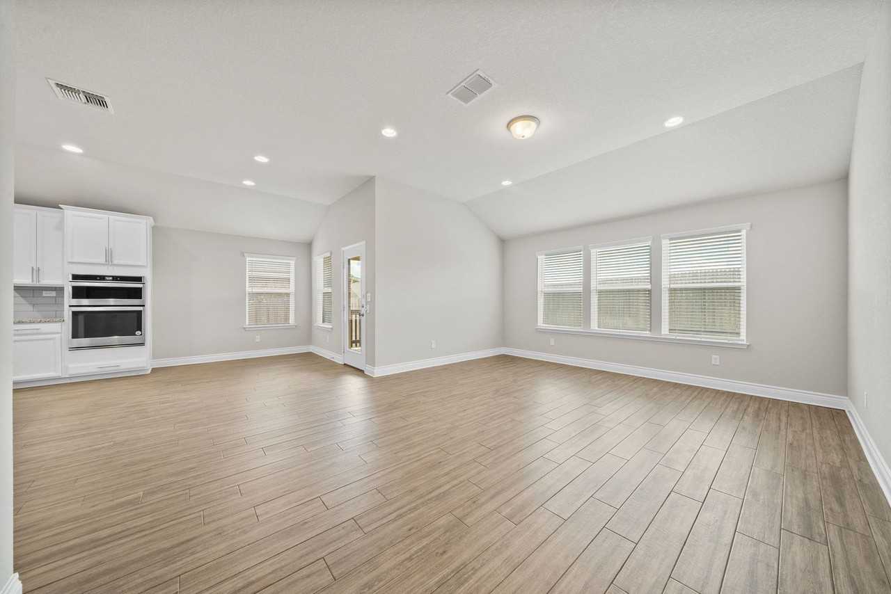 139 Braeburn - Photo 7 of 25
