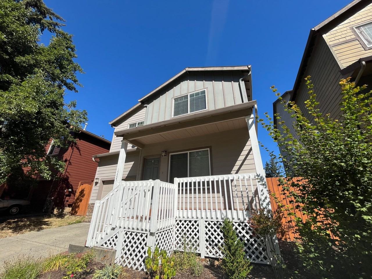 15925 Ne Davis St - Photo 2 of 36