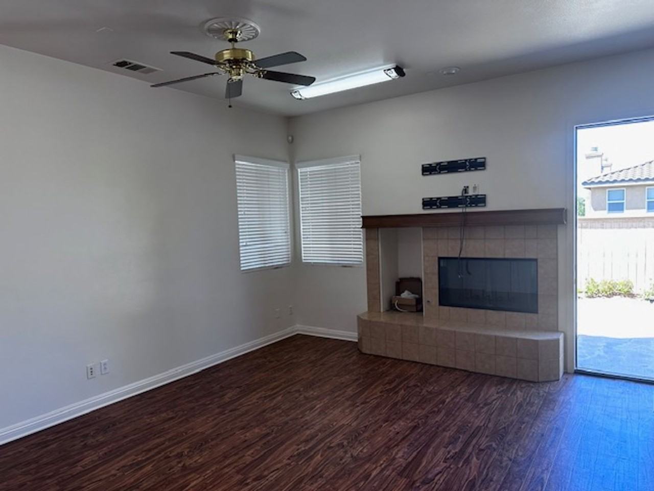 1662 May Ave - Photo 4 of 23