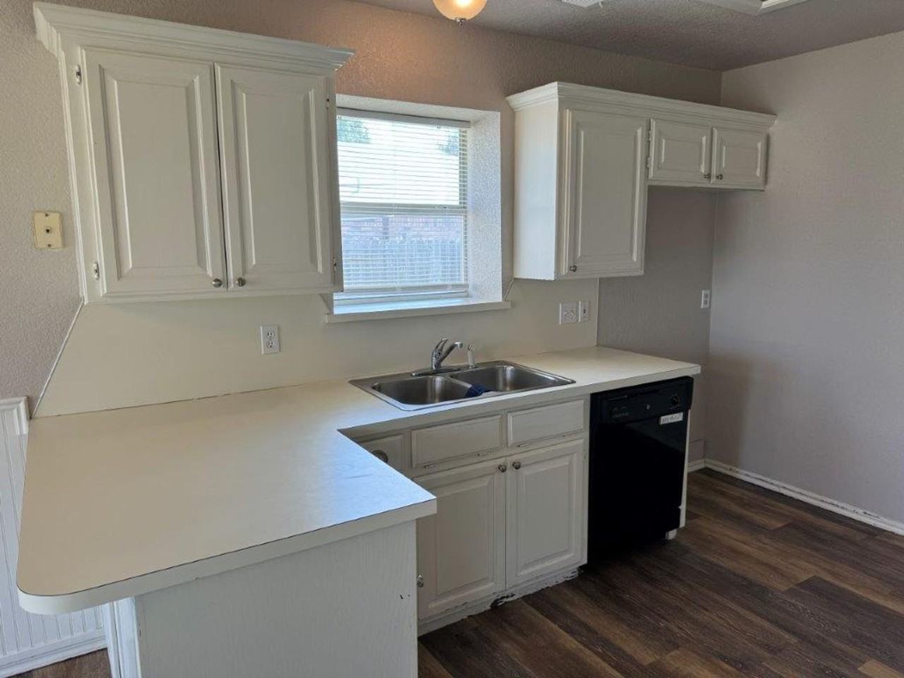 907 Woodward Ave - Photo 6 of 18