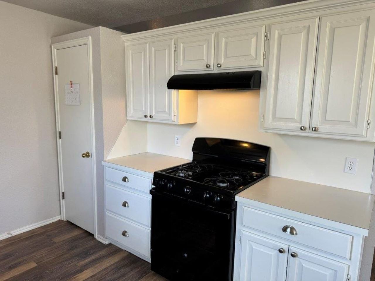 907 Woodward Ave - Photo 7 of 18