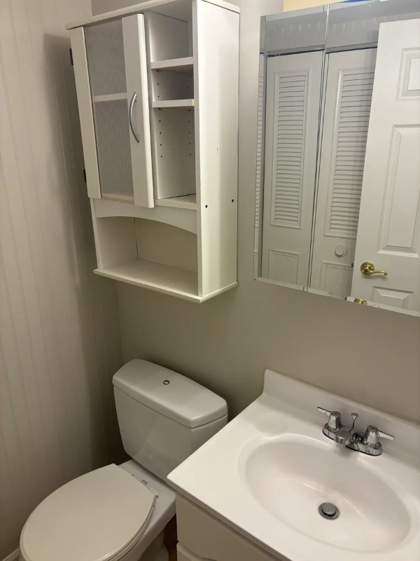 360 Farmingdale Cir - Photo 2 of 9