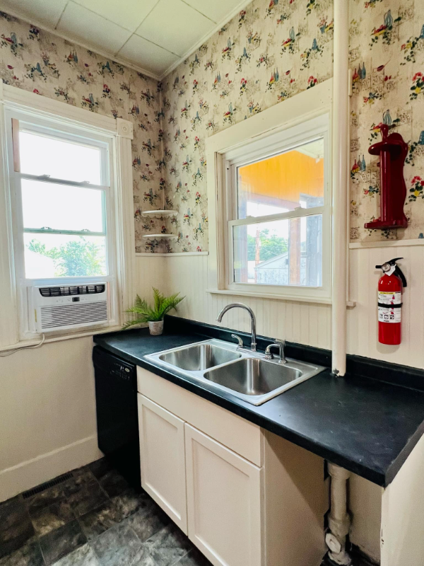 207 Avenue G - Photo 3 of 20