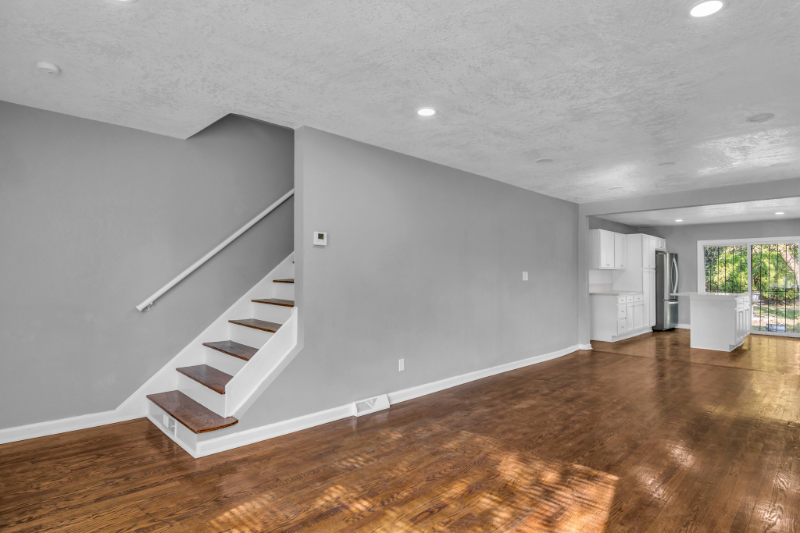 4139 Monroe Ave - Photo 4 of 19