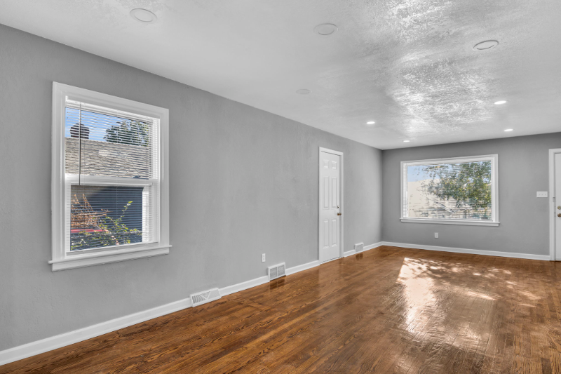 4139 Monroe Ave - Photo 5 of 19