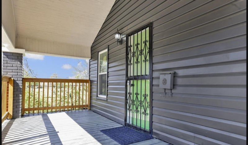 915 9th Street Southwest - Photo 3 of 20