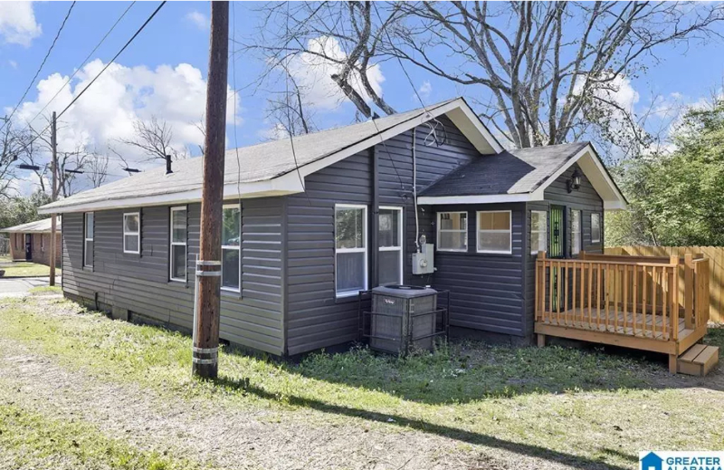 915 9th Street Southwest - Photo 4 of 20