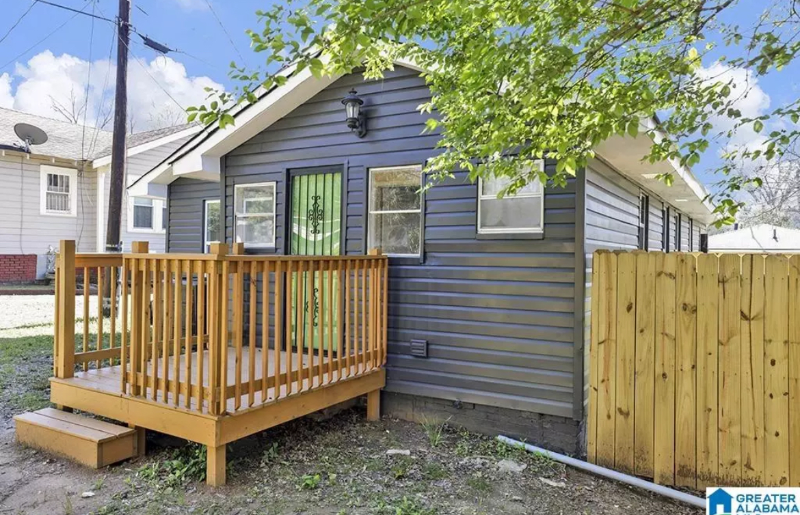 915 9th Street Southwest - Photo 5 of 20