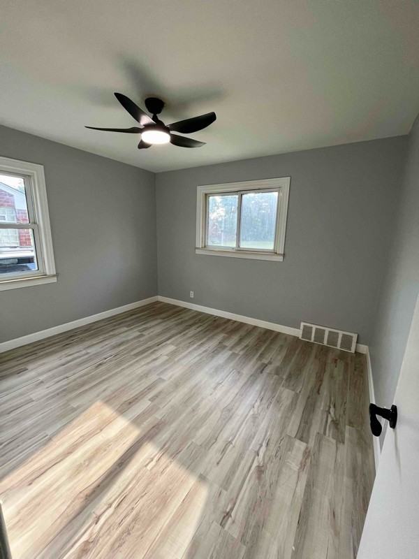 1073 Colonial Dr - Photo 2 of 13