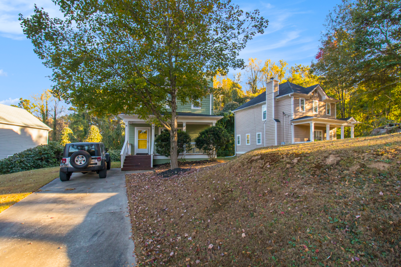 1051 Ada Ave Nw - Photo 2 of 20