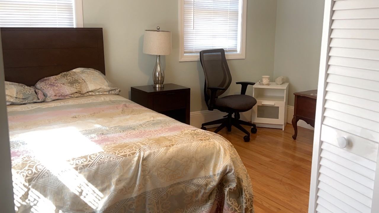 72 Wellington Hill St #1ROOM3 - Photo 4 of 9