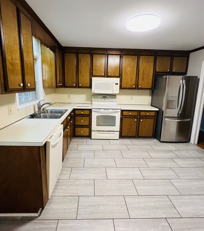 122 Burnham Pl #NA - Photo 3 of 8