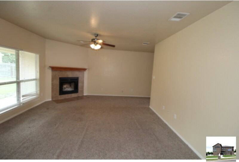 3412 Jacob St - Photo 3 of 19