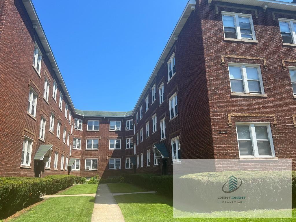 4846 W Hutchinson St #1B