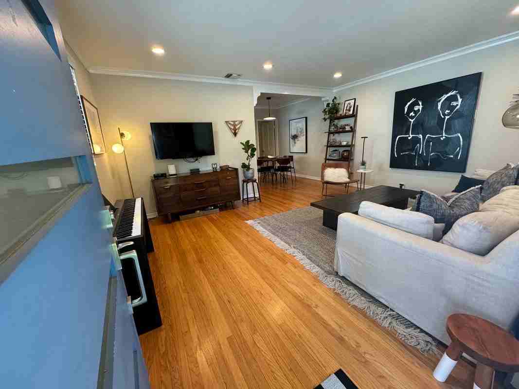 144 Avenue 64 - Photo 3 of 25