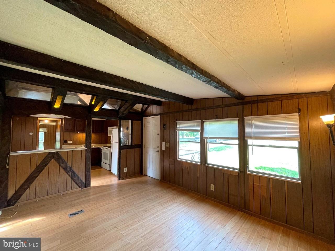 11517 Terrace Dr - Photo 2 of 18