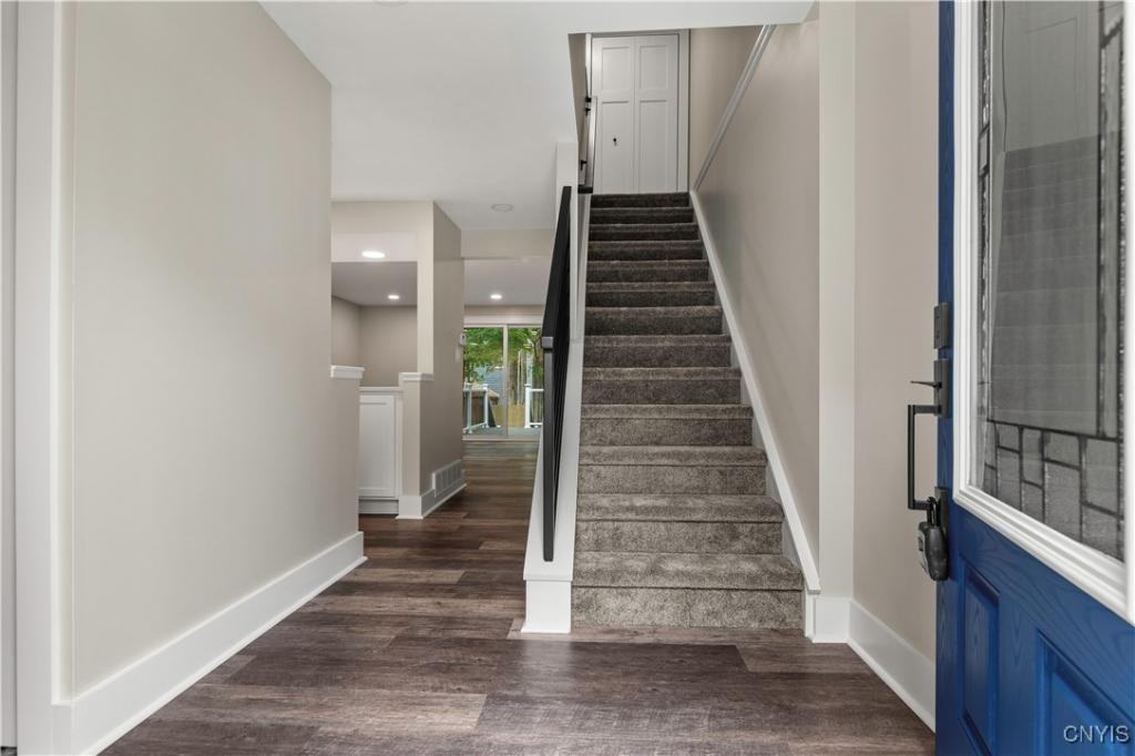 108 Softwind Cir - Photo 3 of 27