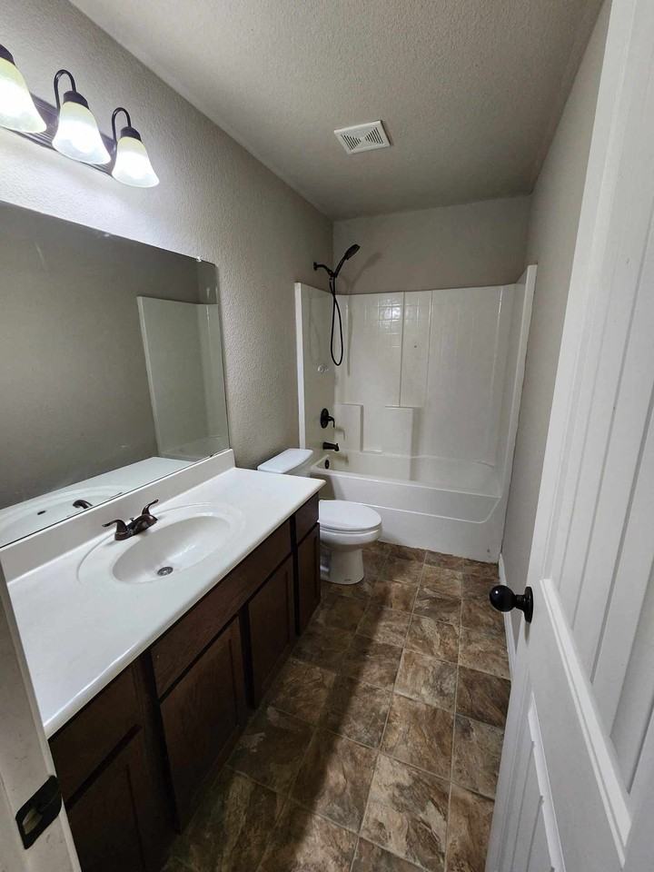 6212 Castle Gap Dr - Photo 3 of 20