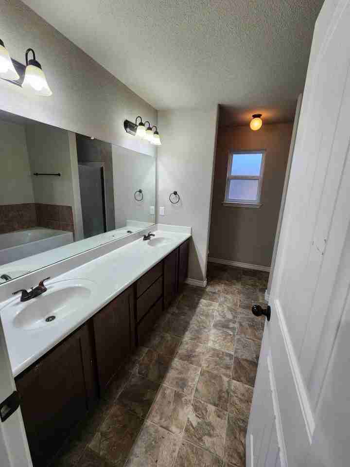 6212 Castle Gap Dr - Photo 6 of 20