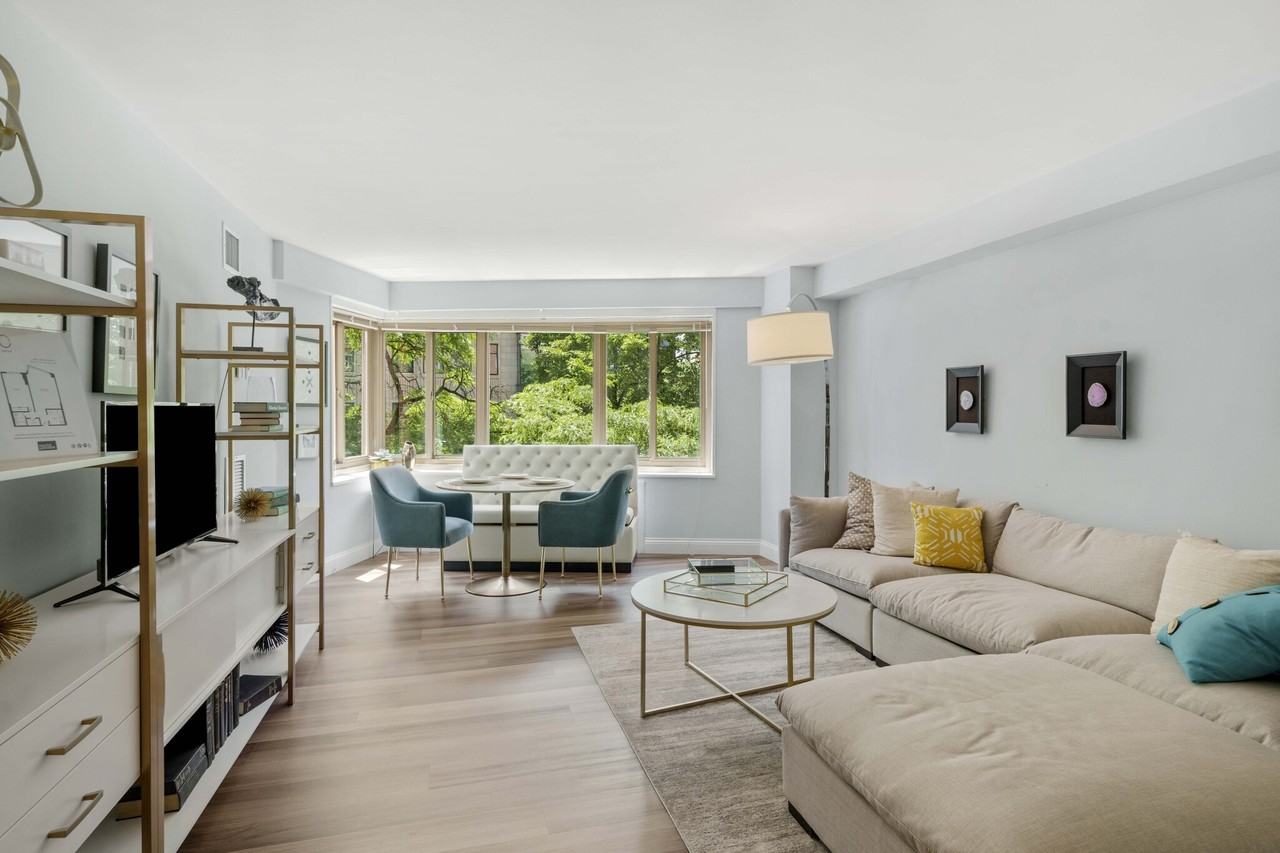 1350 N Lake Shore Dr #1-1PH - Photo 3 of 29