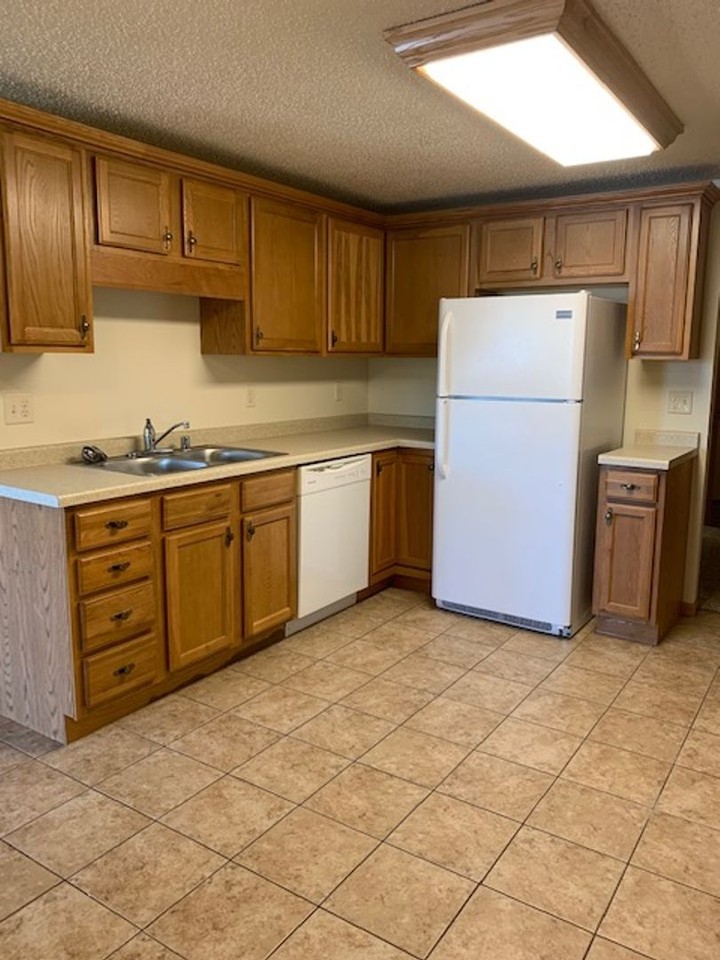 Bluffview Apartments - Photo 2 of 31