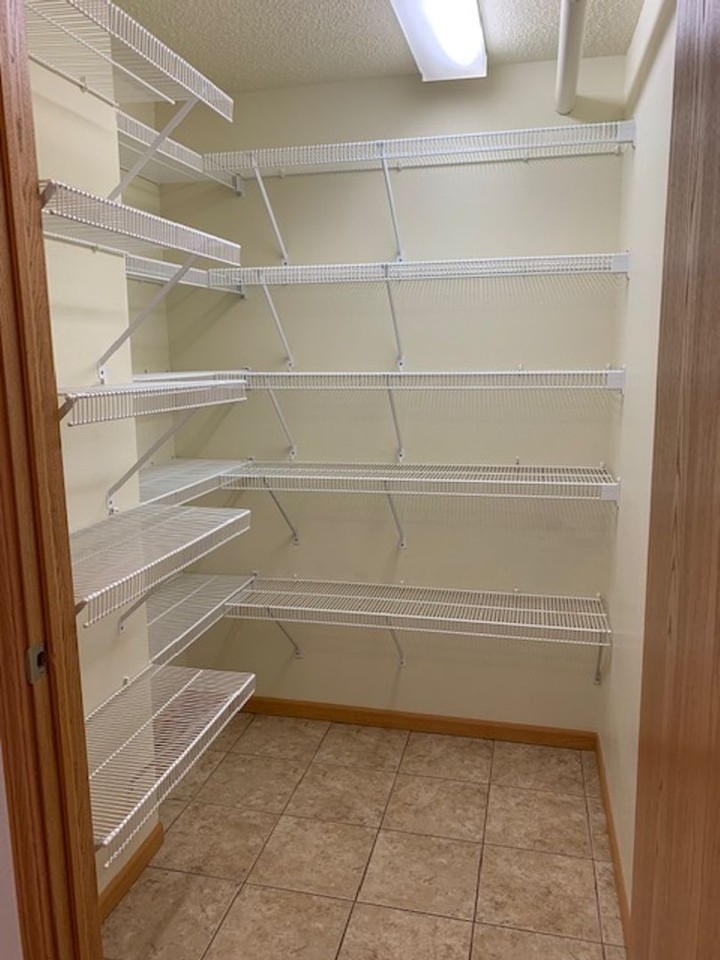 Bluffview Apartments - Photo 6 of 31