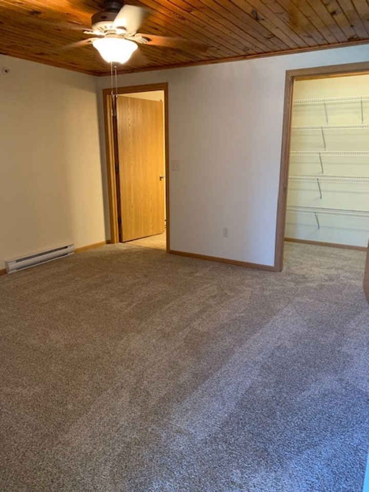 Bluffview Apartments - Photo 7 of 31