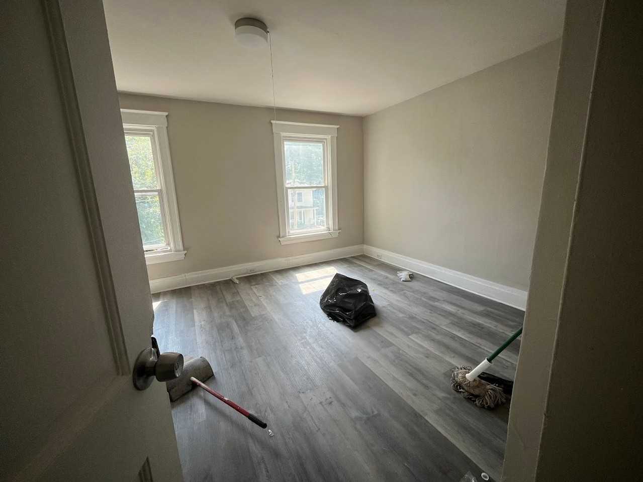 1140 Homeside Ave - Photo 3 of 8