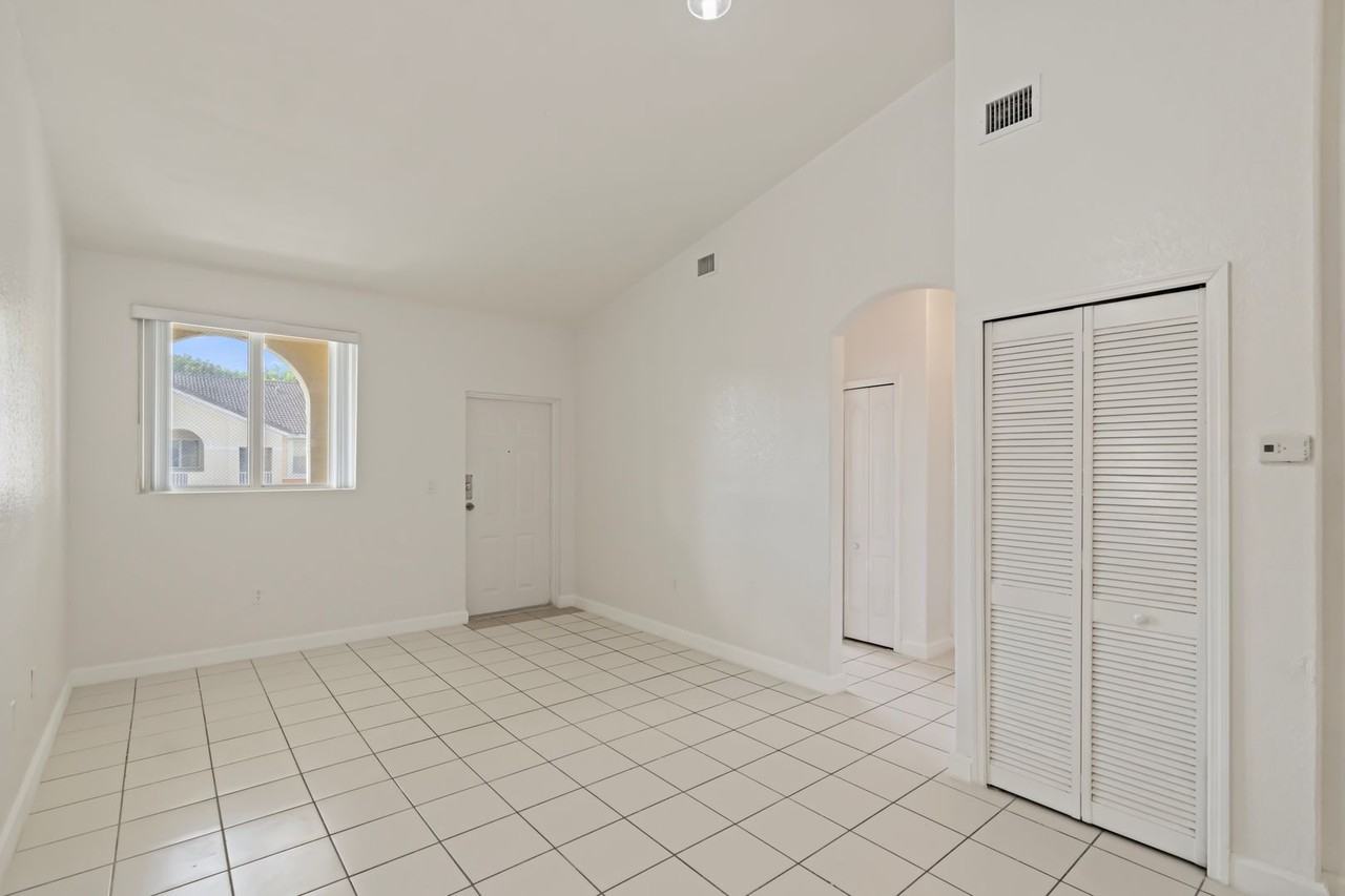1663 Se 29th St #204 - Photo 3 of 36