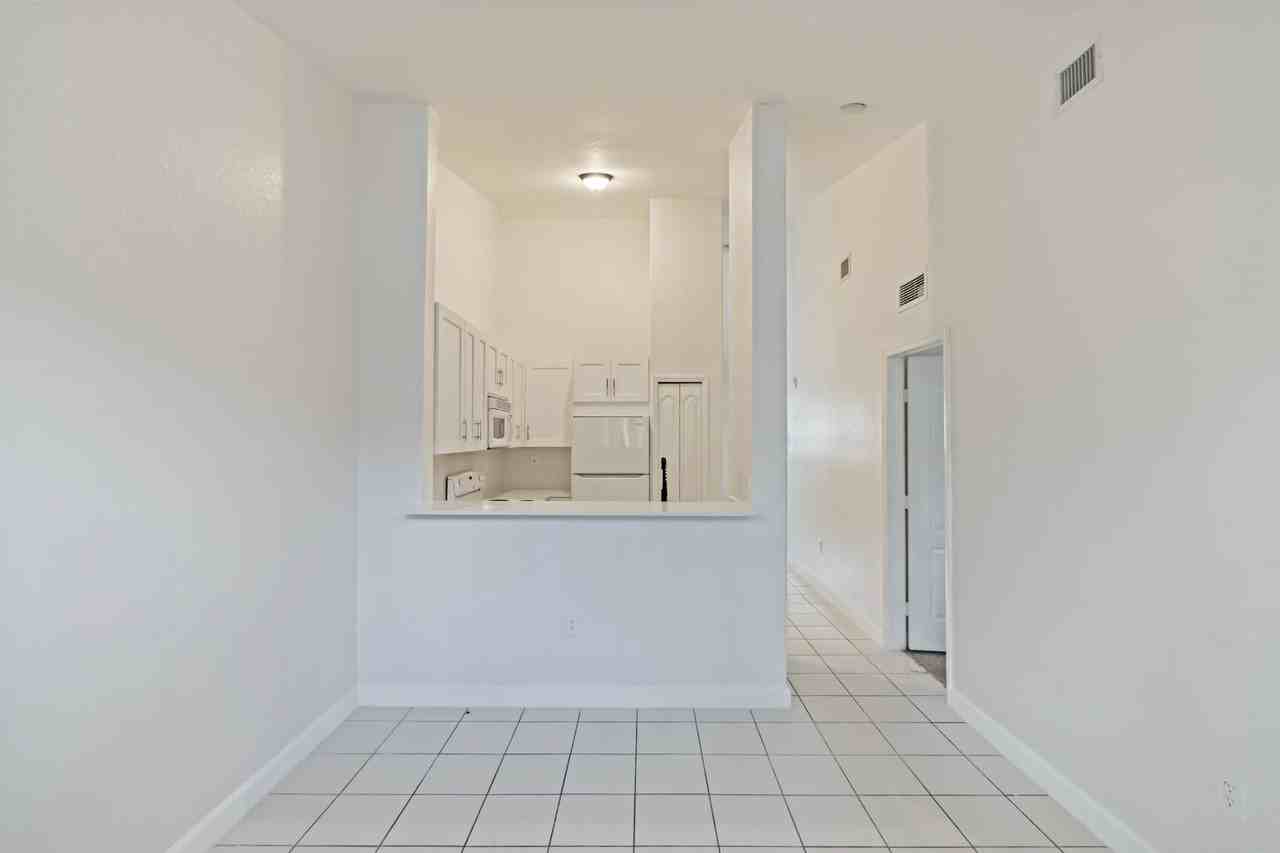 1663 Se 29th St #204 - Photo 6 of 36