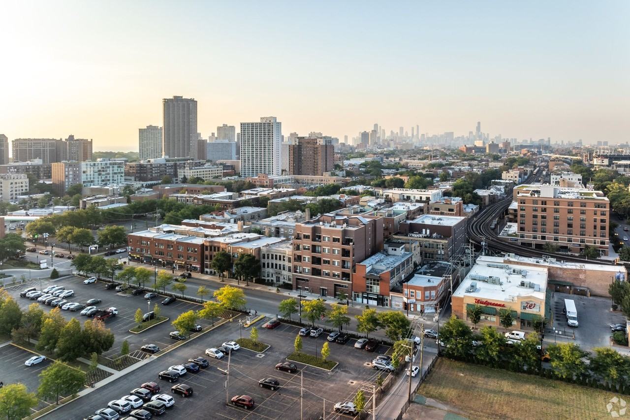 927 W. Irving Park - Photo 2 of 20