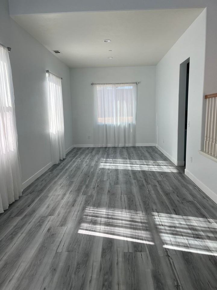 13727 Tyler Ct - Photo 4 of 28