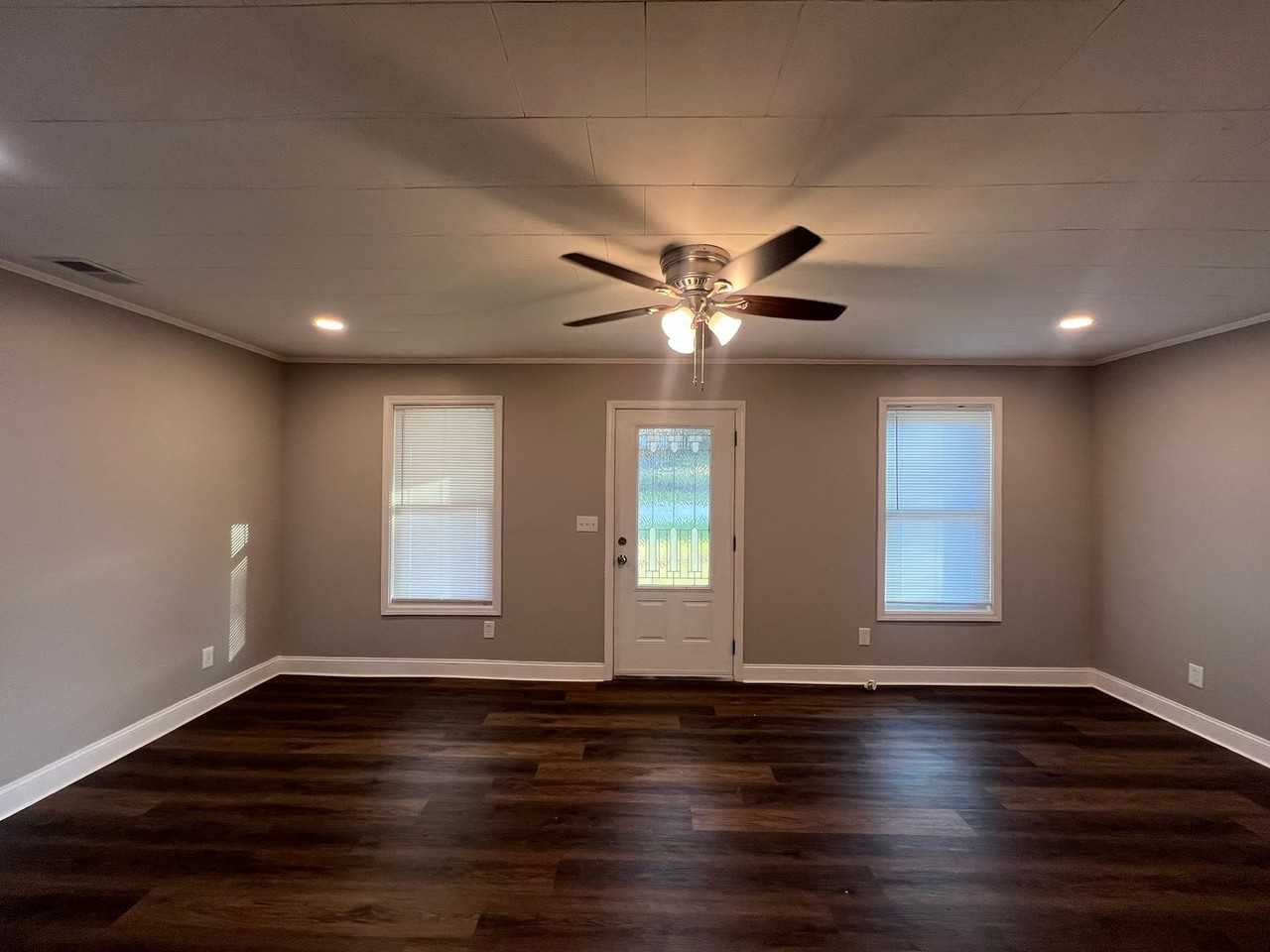 329 Beltline Rd - Photo 3 of 16