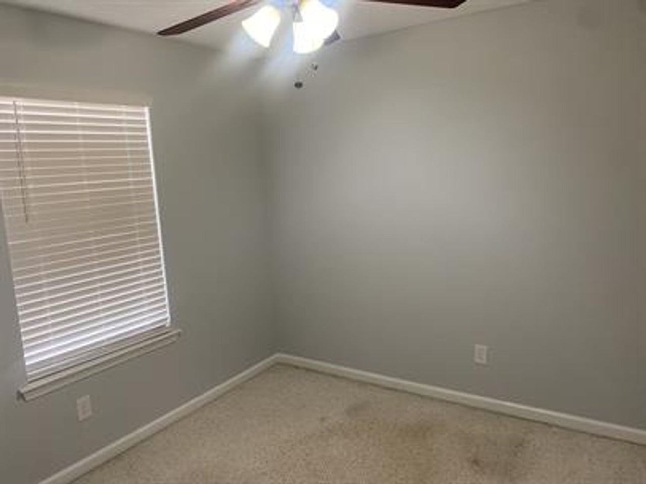 208 Cypress Creek Dr - Photo 4 of 10