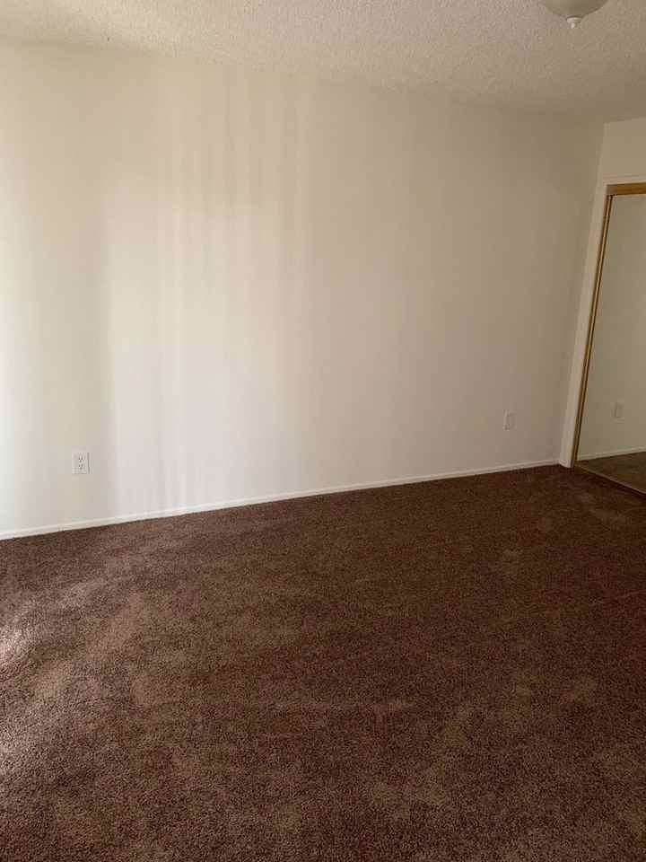 16239 Apple Valley Rd - Photo 2 of 21