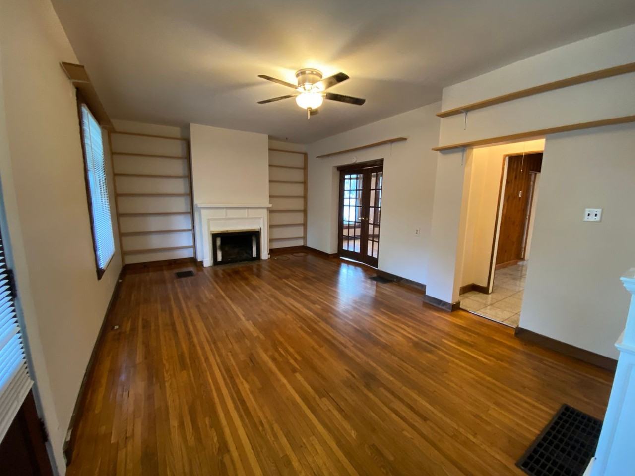 2334 Indianola Ave - Photo 2 of 11